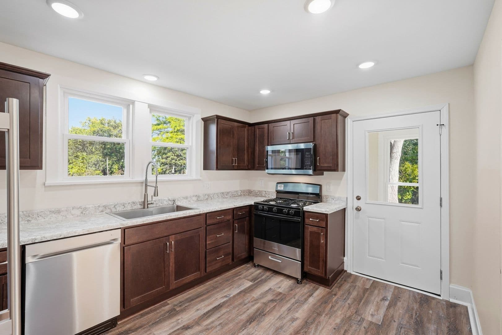 Saint Paul House: 527 Arlington Ave E