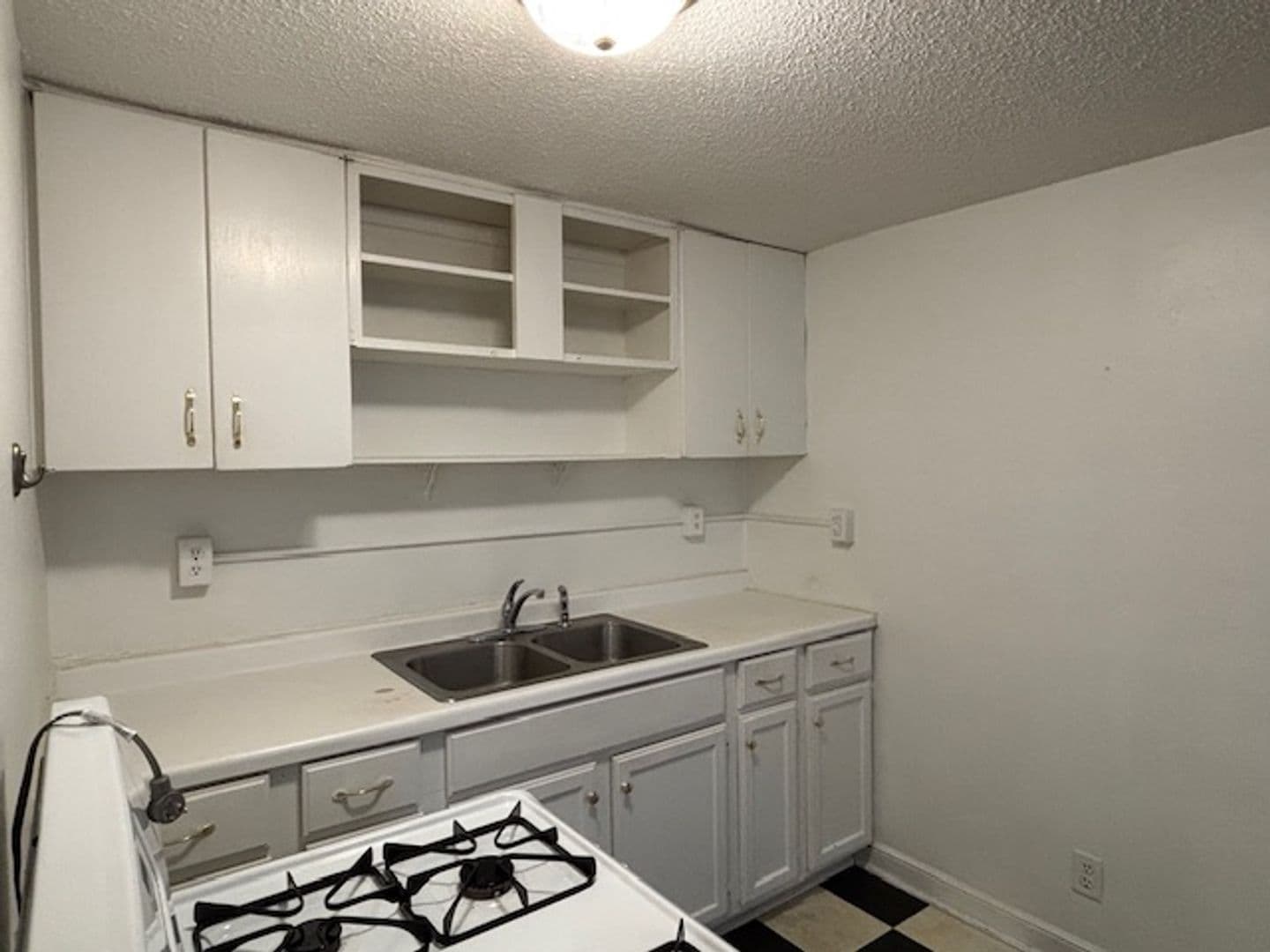 Saint Paul Apartment: 1670 Marshall Ave