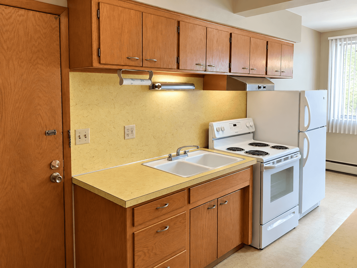 Saint Paul Apartment: 996 Van Buren Ave