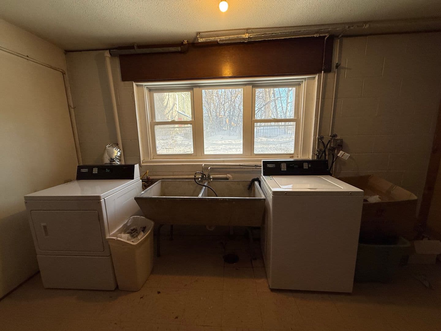 West Saint Paul Apartment: 330 West Annapolis St