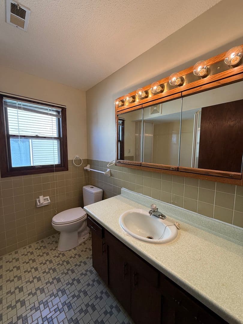 Minneapolis Apartment: 2833 31st Ave S