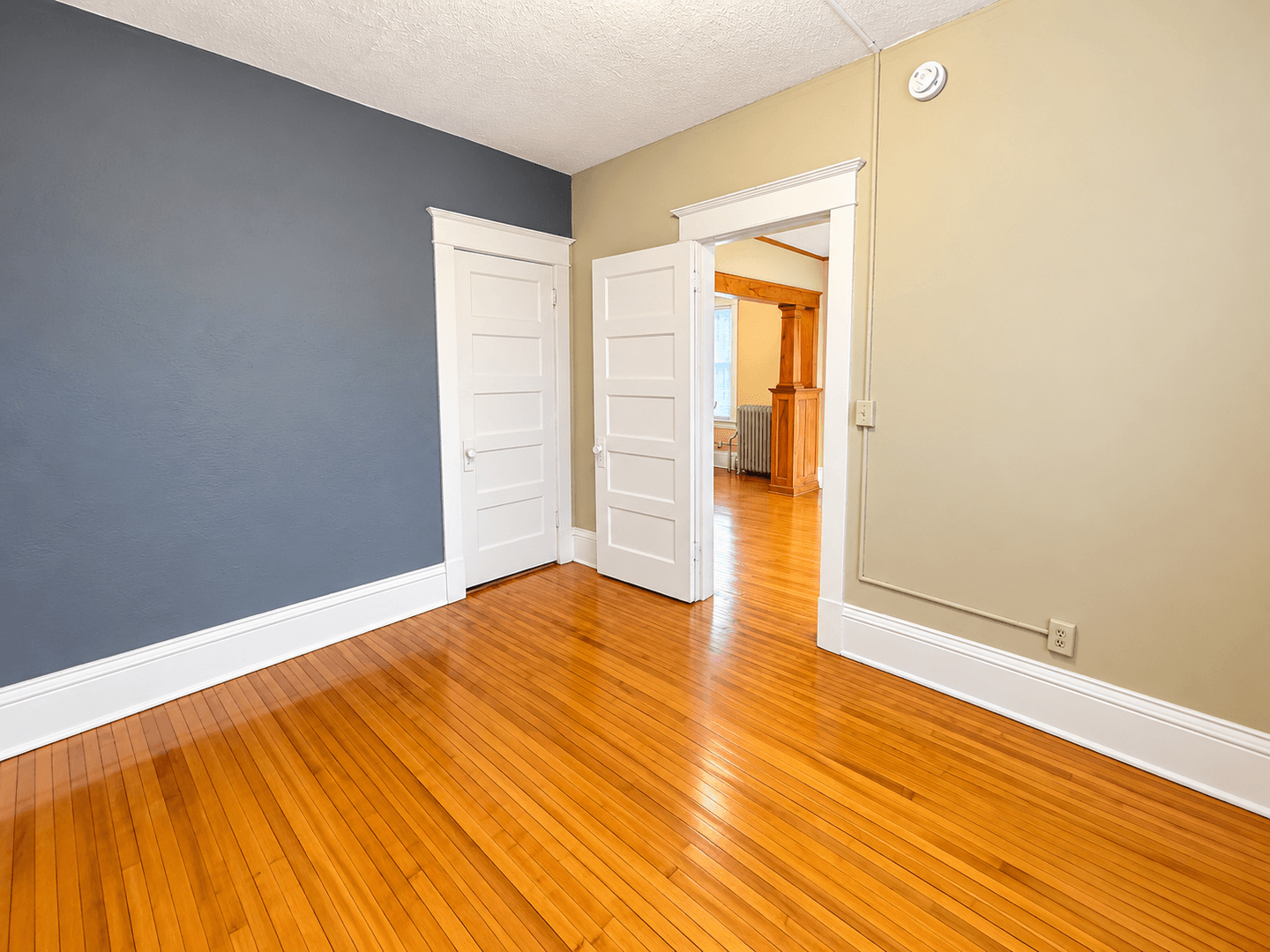 Saint Paul Apartment: 820 Como Ave