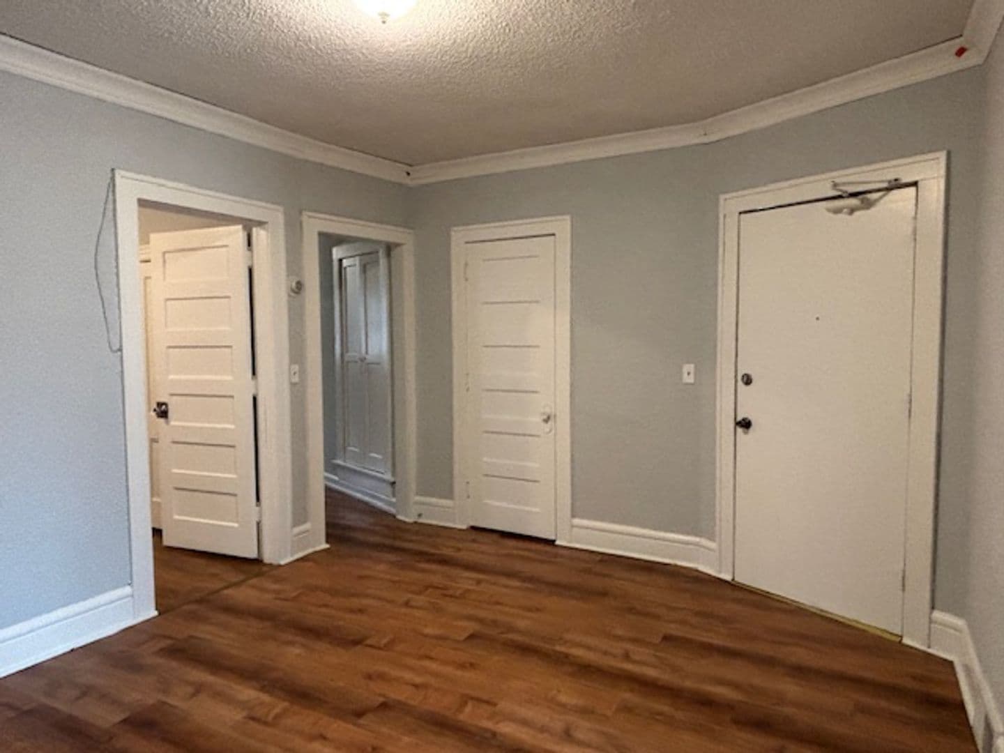 Saint Paul Apartment: 580 Thomas Ave W