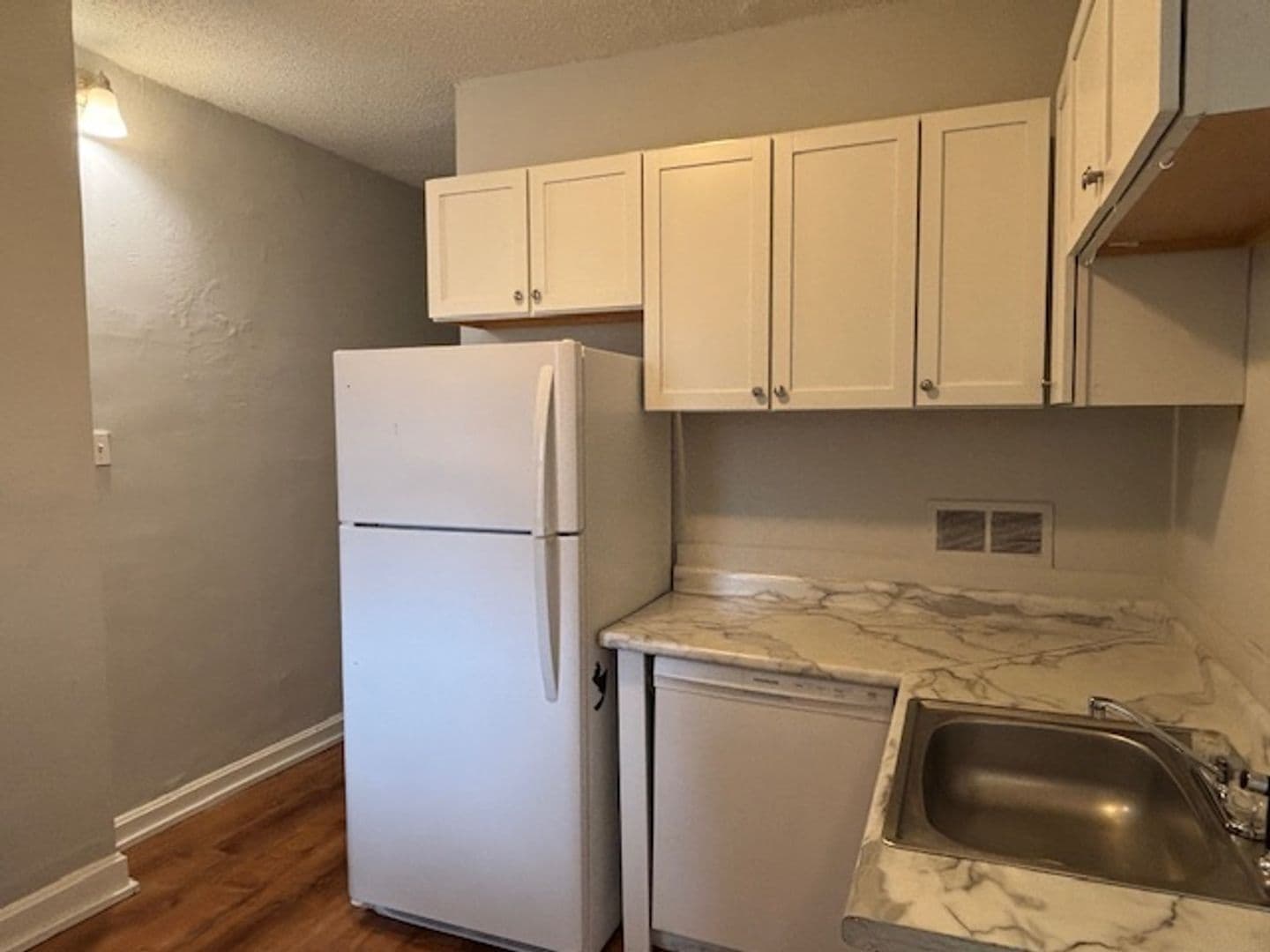 Saint Paul Apartment: 580 Thomas Ave W