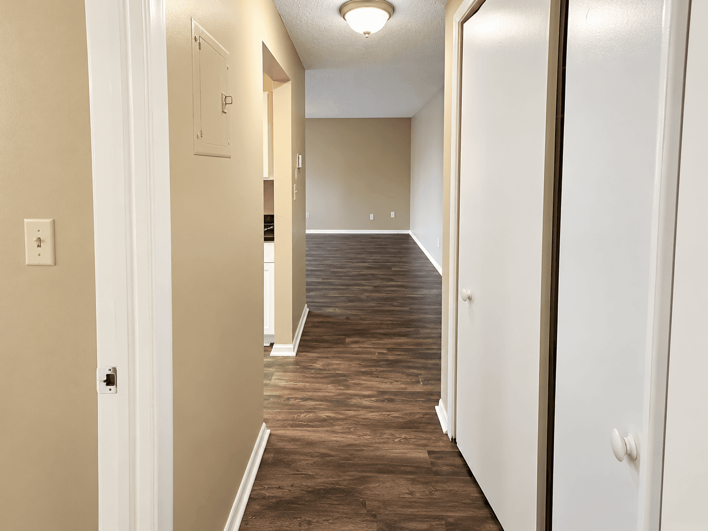 Saint Paul Apartment: 795 East 6th Street