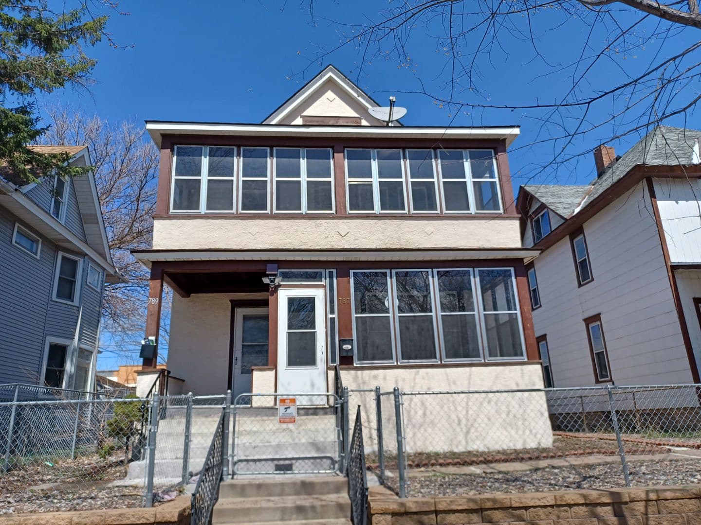 Saint Paul Apartment: 787-789 Aurora Ave