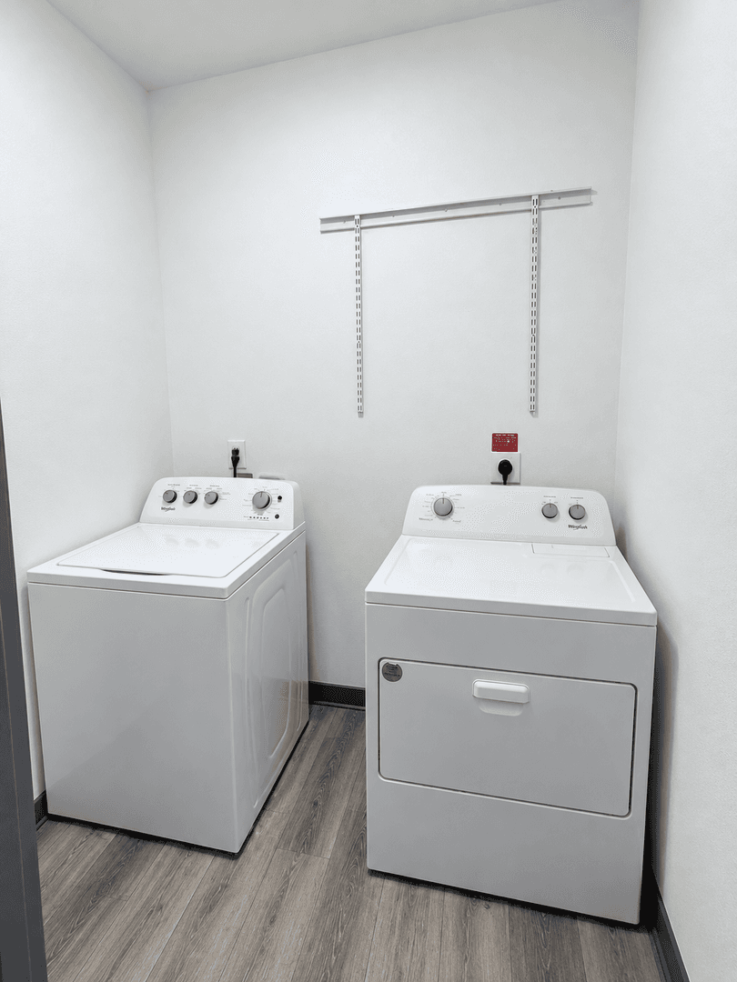 Saint Paul Apartment: 385 Clinton Ave