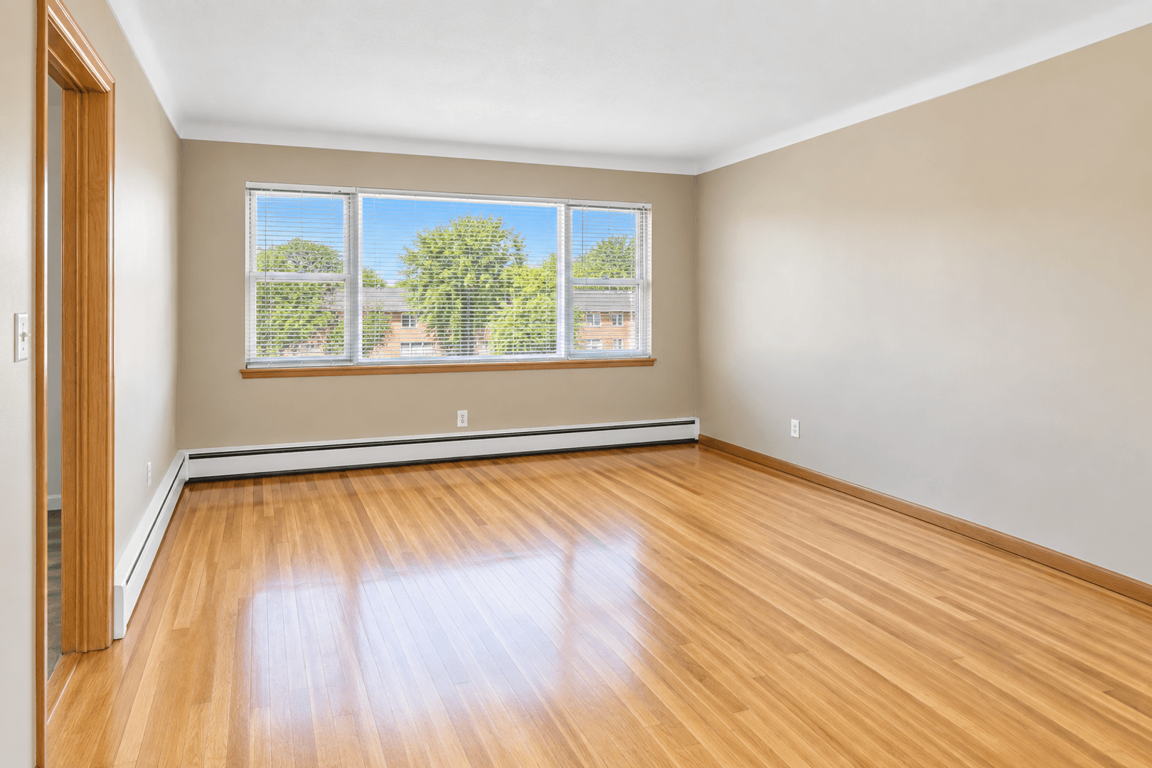 Saint Paul Apartment: 1573 Hartford Ave