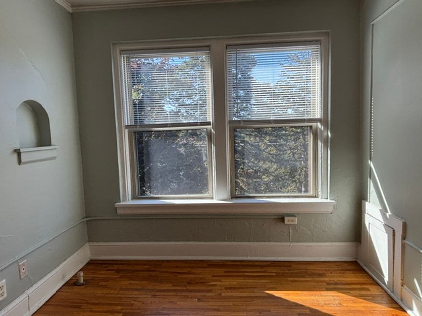 Saint Paul Apartment: 1967 Grand Ave