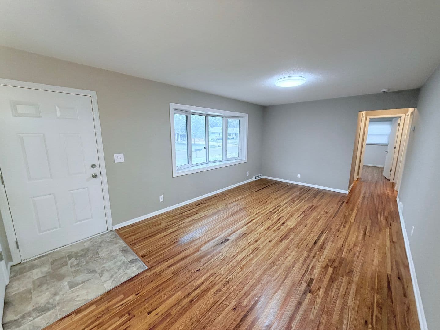 Brooklyn Park House: 1924 Whitewater Trl N