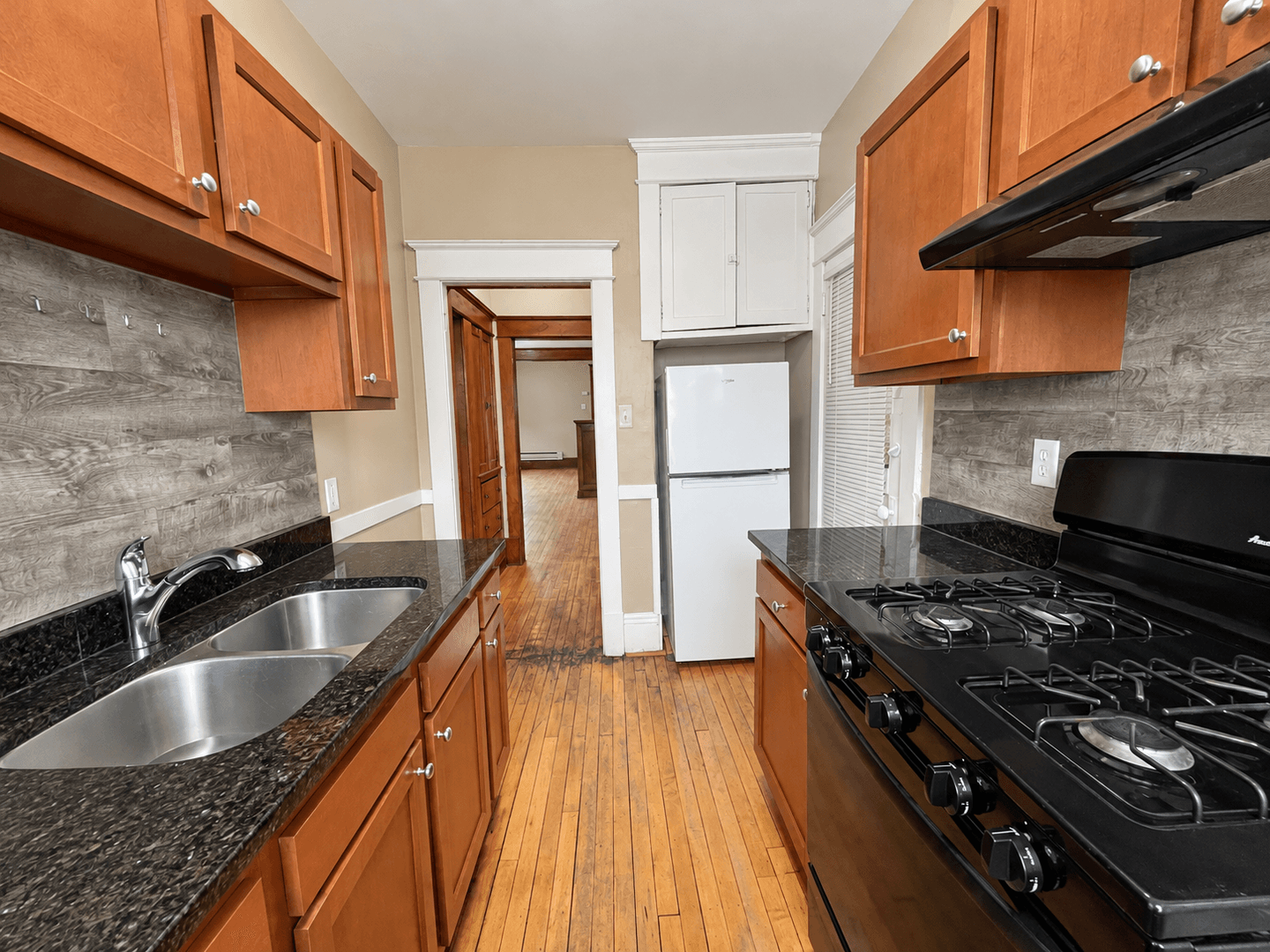 Saint Paul Apartment: 283-289 Bates Ave