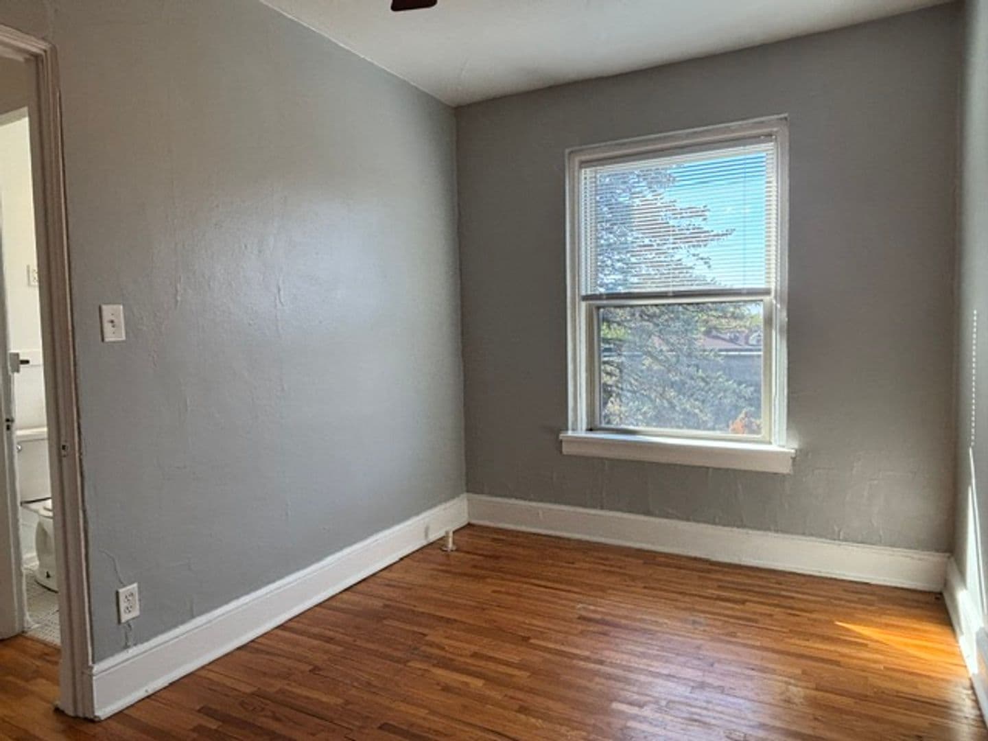 Saint Paul Apartment: 1967 Grand Ave