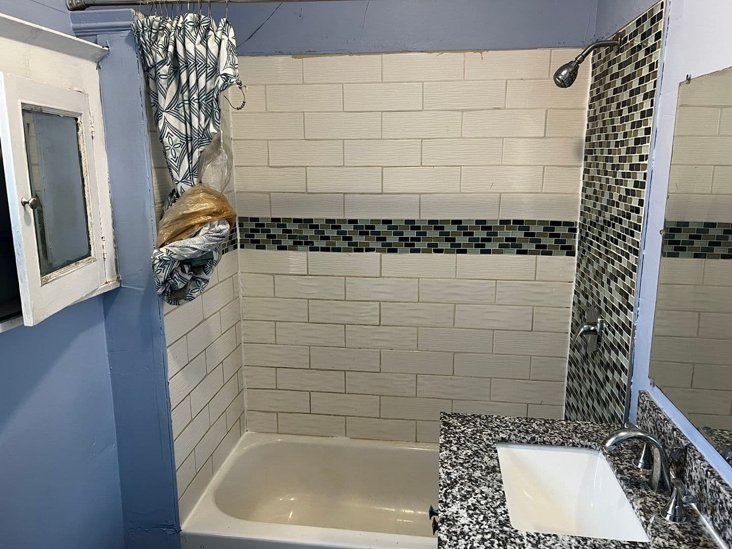Saint Paul Apartment: 600 Grotto St N