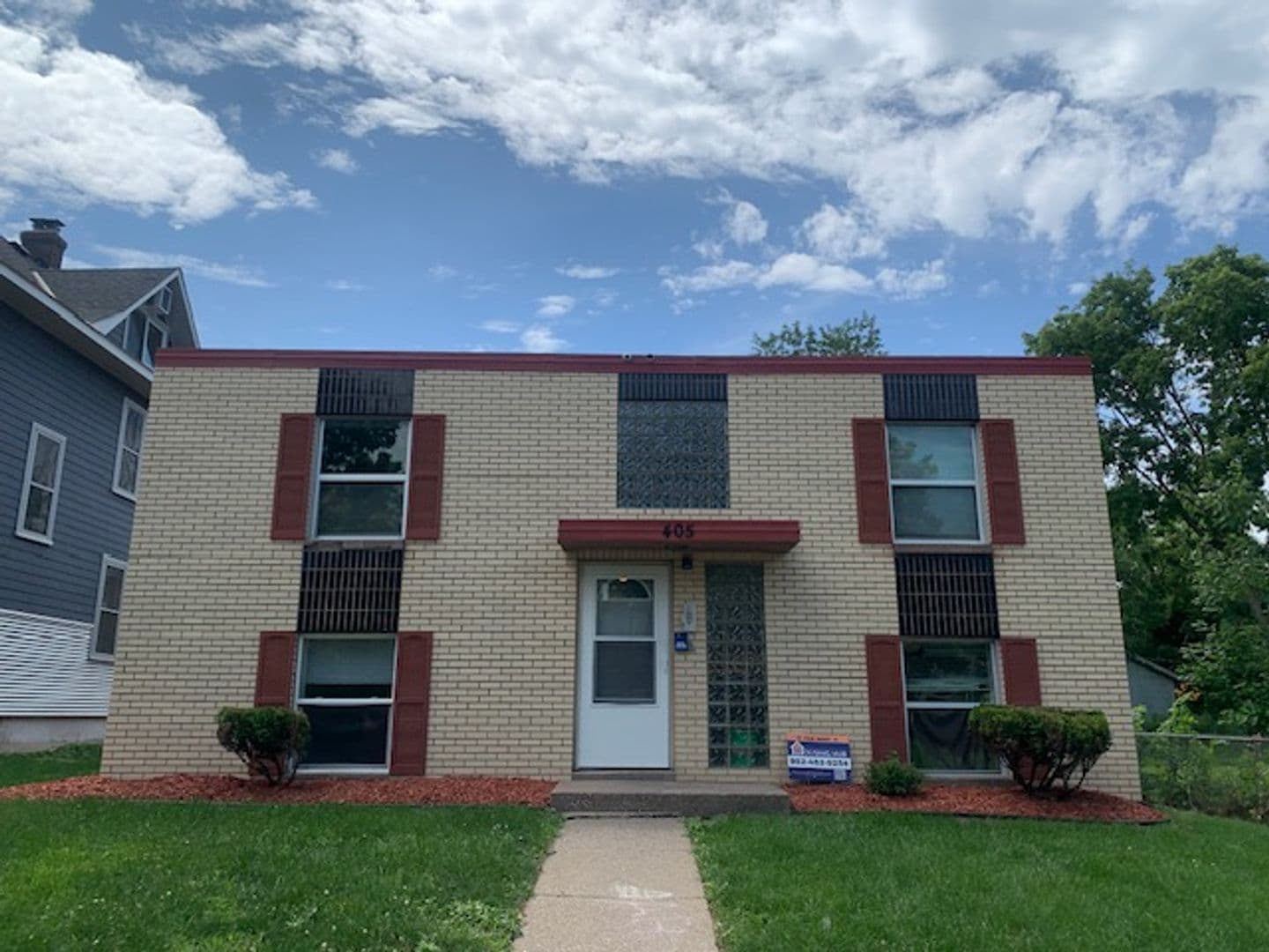 Saint Paul Apartment: 405 Fairview Ave N