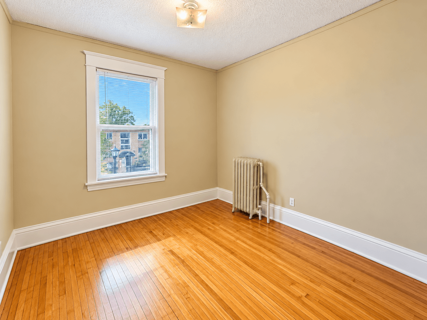 Saint Paul Apartment: 820 Como Ave