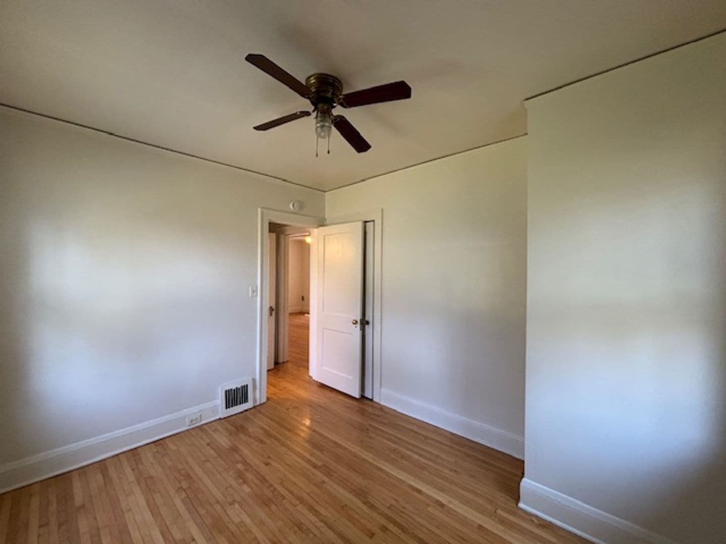 Saint Paul House: 988 Central Ave W