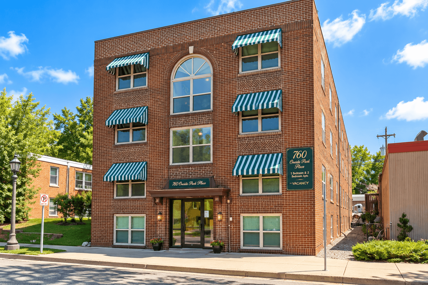 Saint Paul Apartment: 760 Mount Curve Blvd