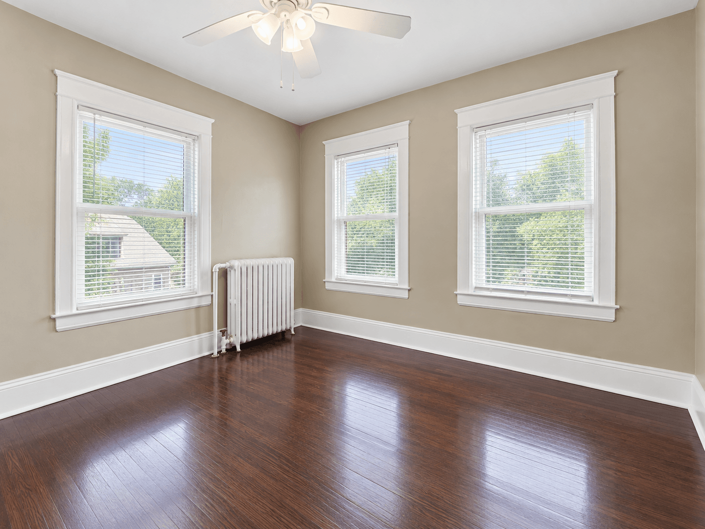 Saint Paul Apartment: 1863 Marshall Ave