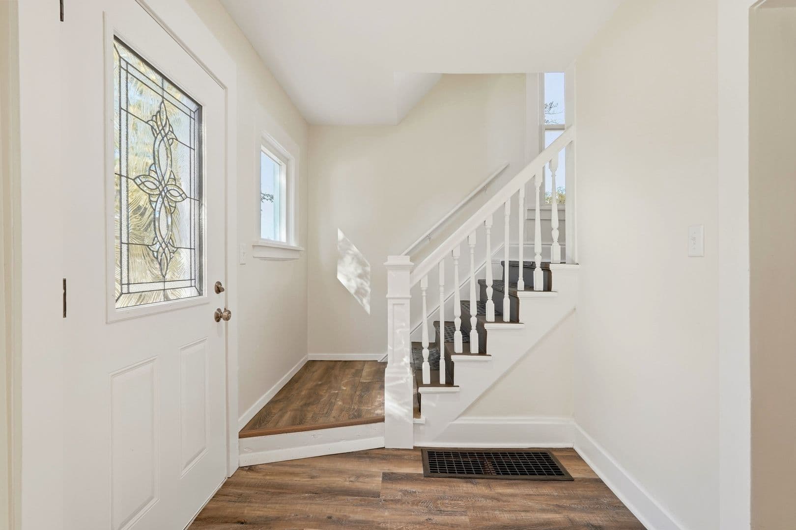 Saint Paul House: 527 Arlington Ave E