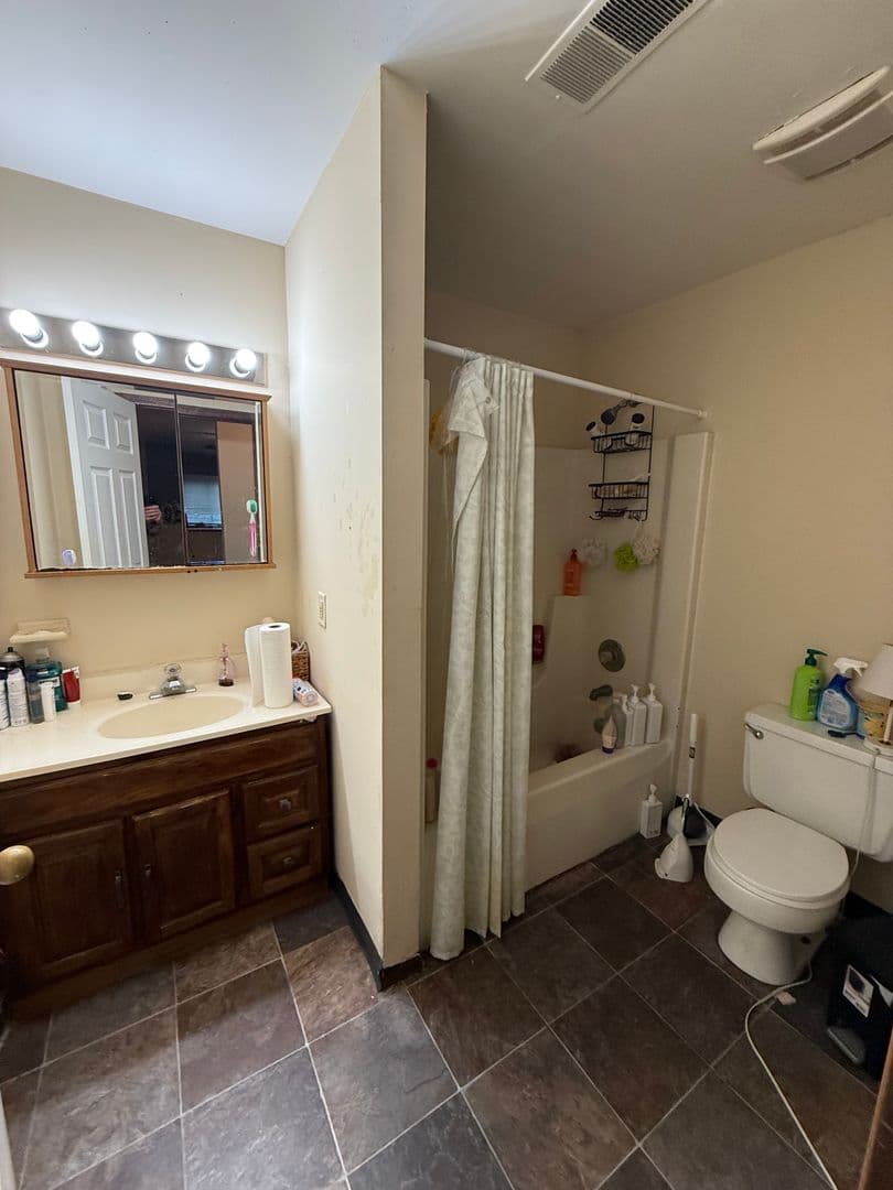 Saint Paul Apartment: 555-565 N Kent St