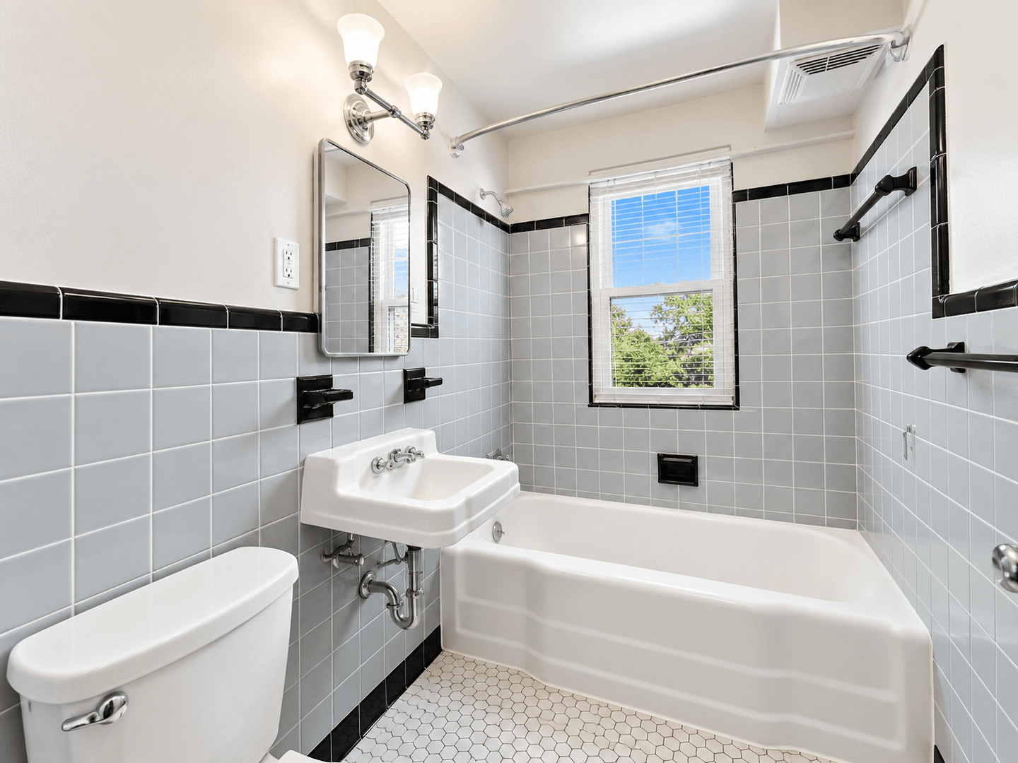 Saint Paul Apartment: 1897 Grand Ave