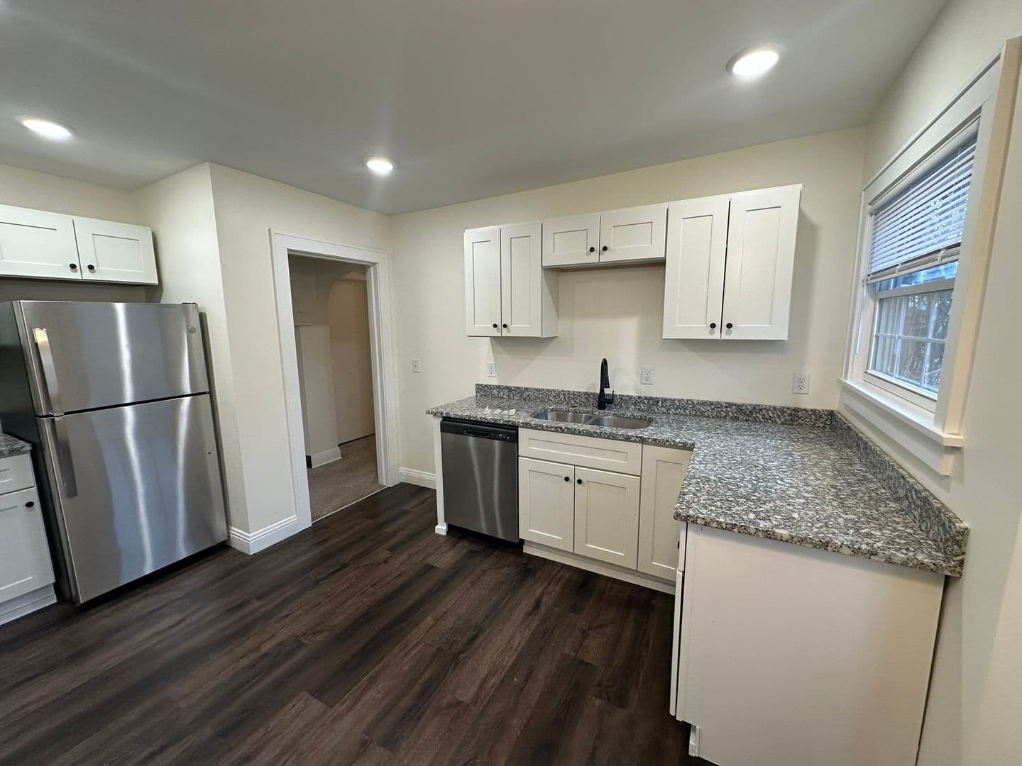 South Saint Paul Apartment: 250 6th Ave N