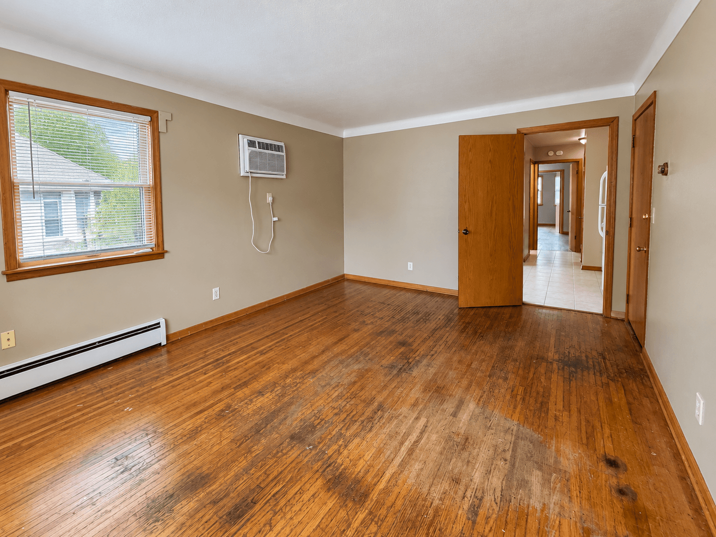 Saint Paul Apartment: 1360 Payne Ave