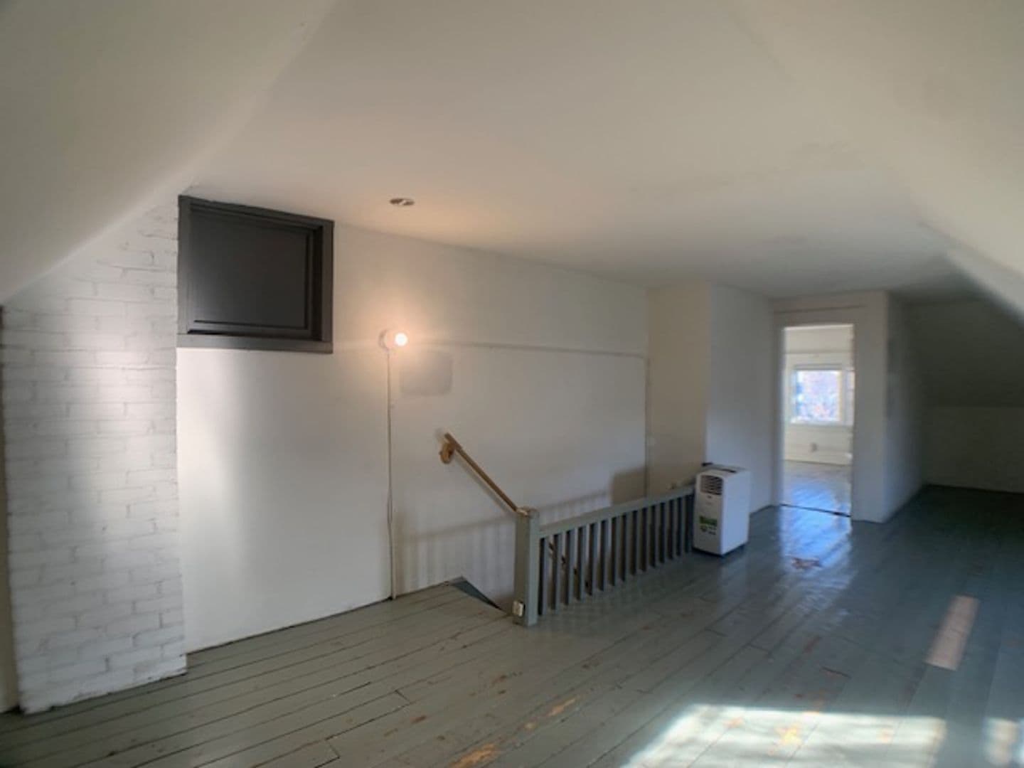 Saint Paul Apartment: 1607-1609 Van Buren Ave