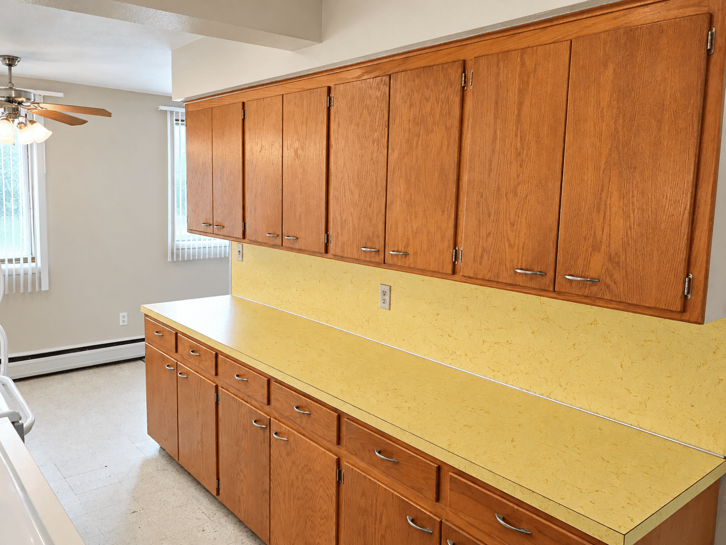 Saint Paul Apartment: 996 Van Buren Ave
