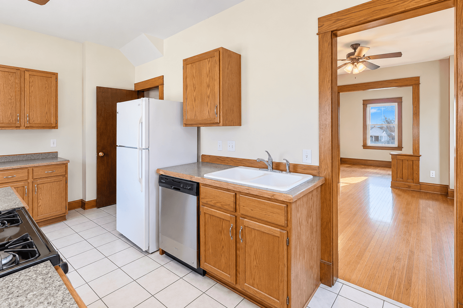 Saint Paul Apartment: 1607-1609 Van Buren Ave