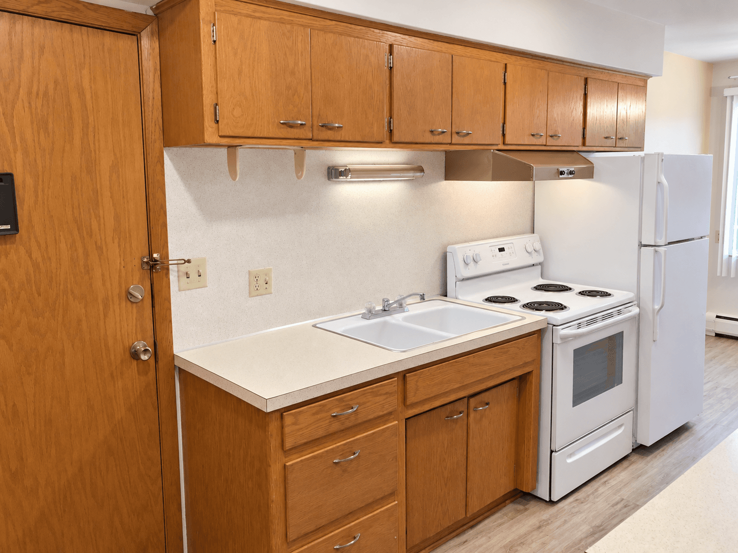 Saint Paul Apartment: 996 Van Buren Ave