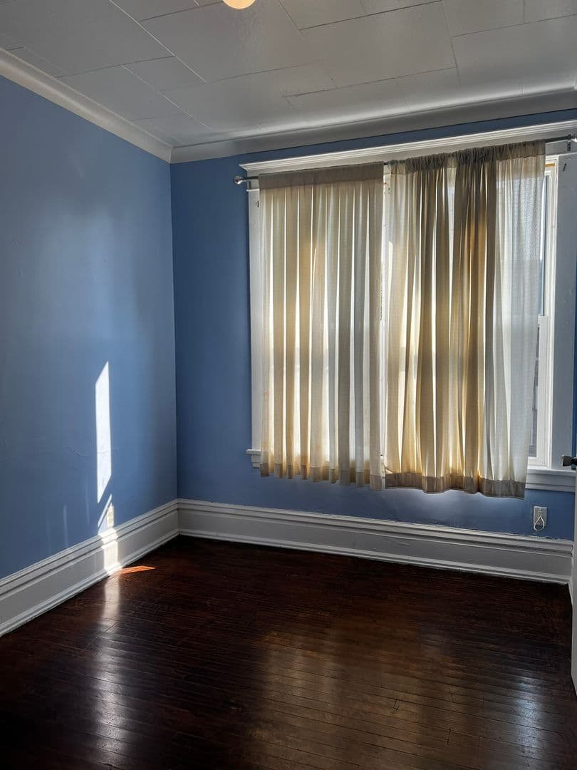 Saint Paul Apartment: 600 Grotto St N