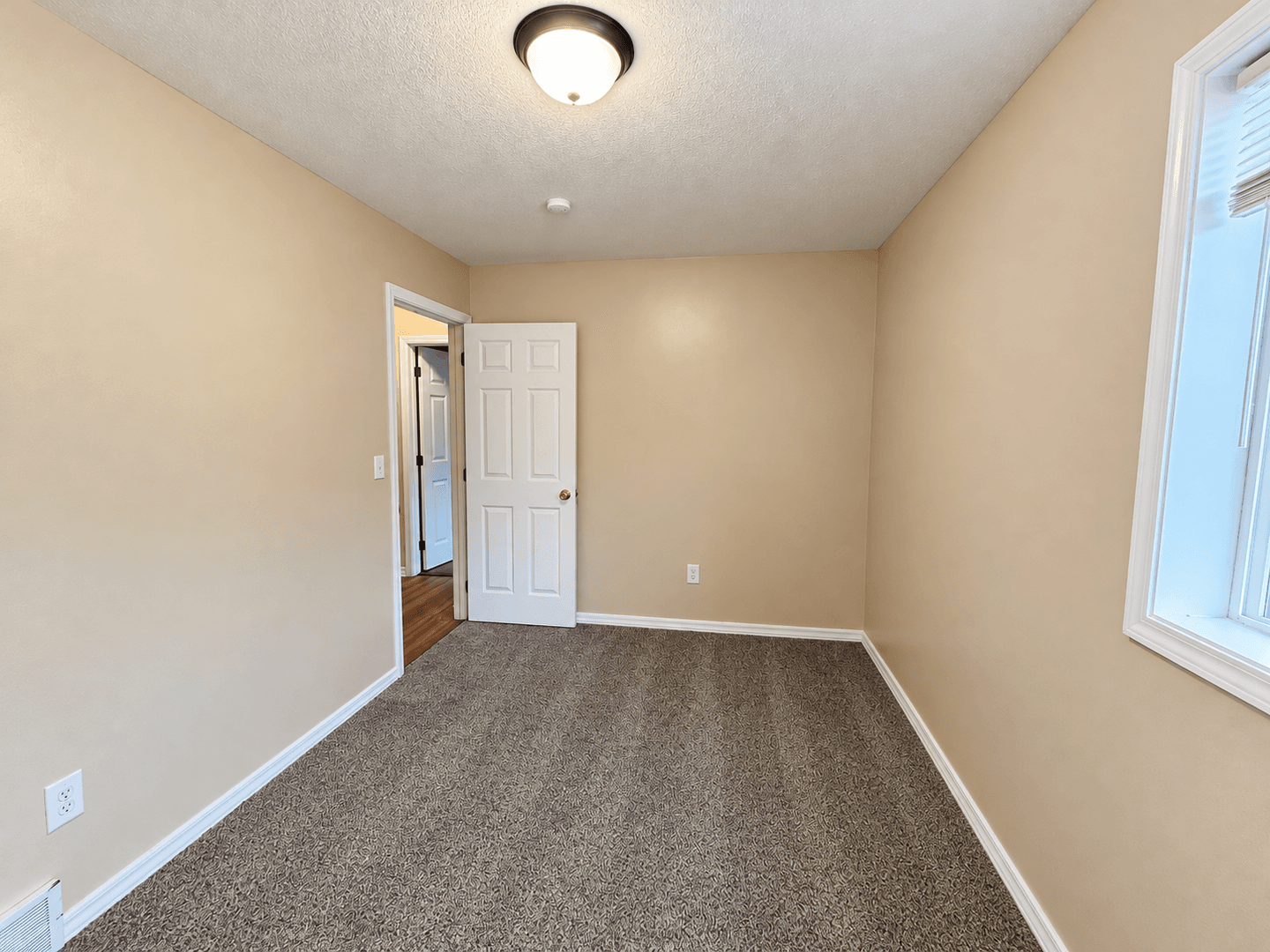 Eagan Apartment: 896 Wescott Square