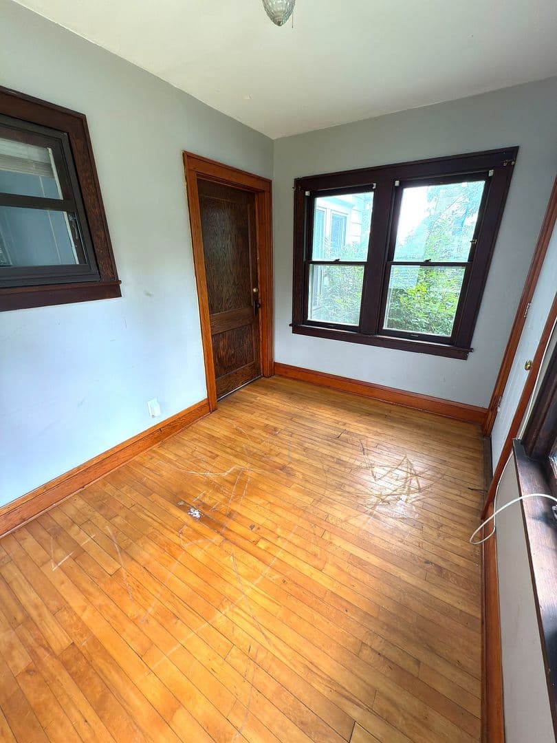 Minneapolis House: 2614 Dupont Avenue North
