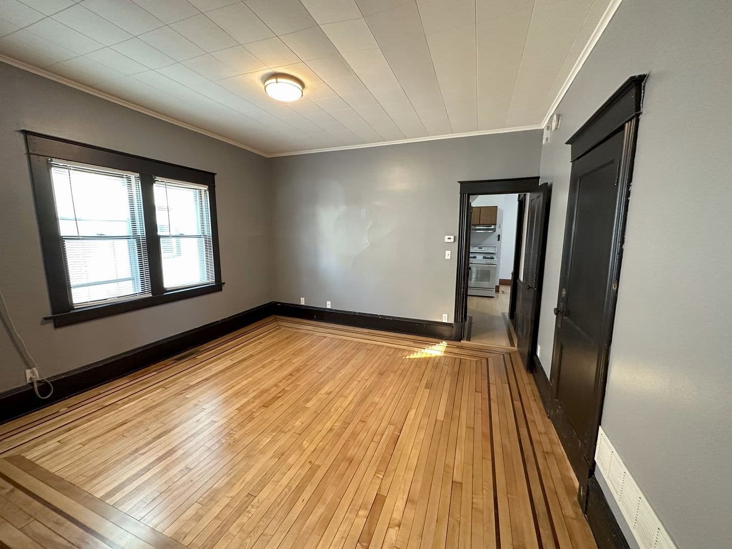 Minneapolis Apartment: 1081 13th Ave SE