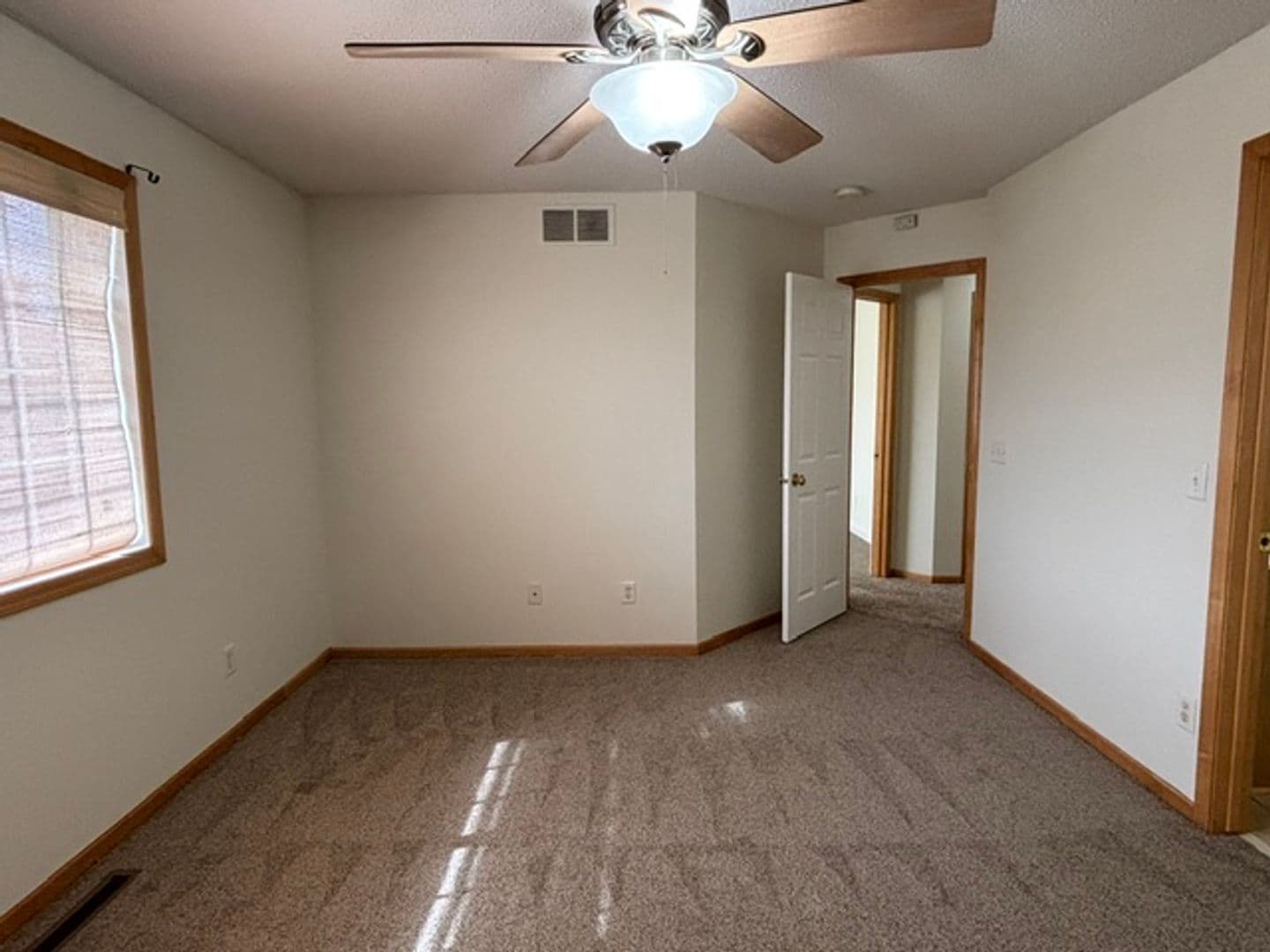 Lakeville House: 18340 Kerrville Trail