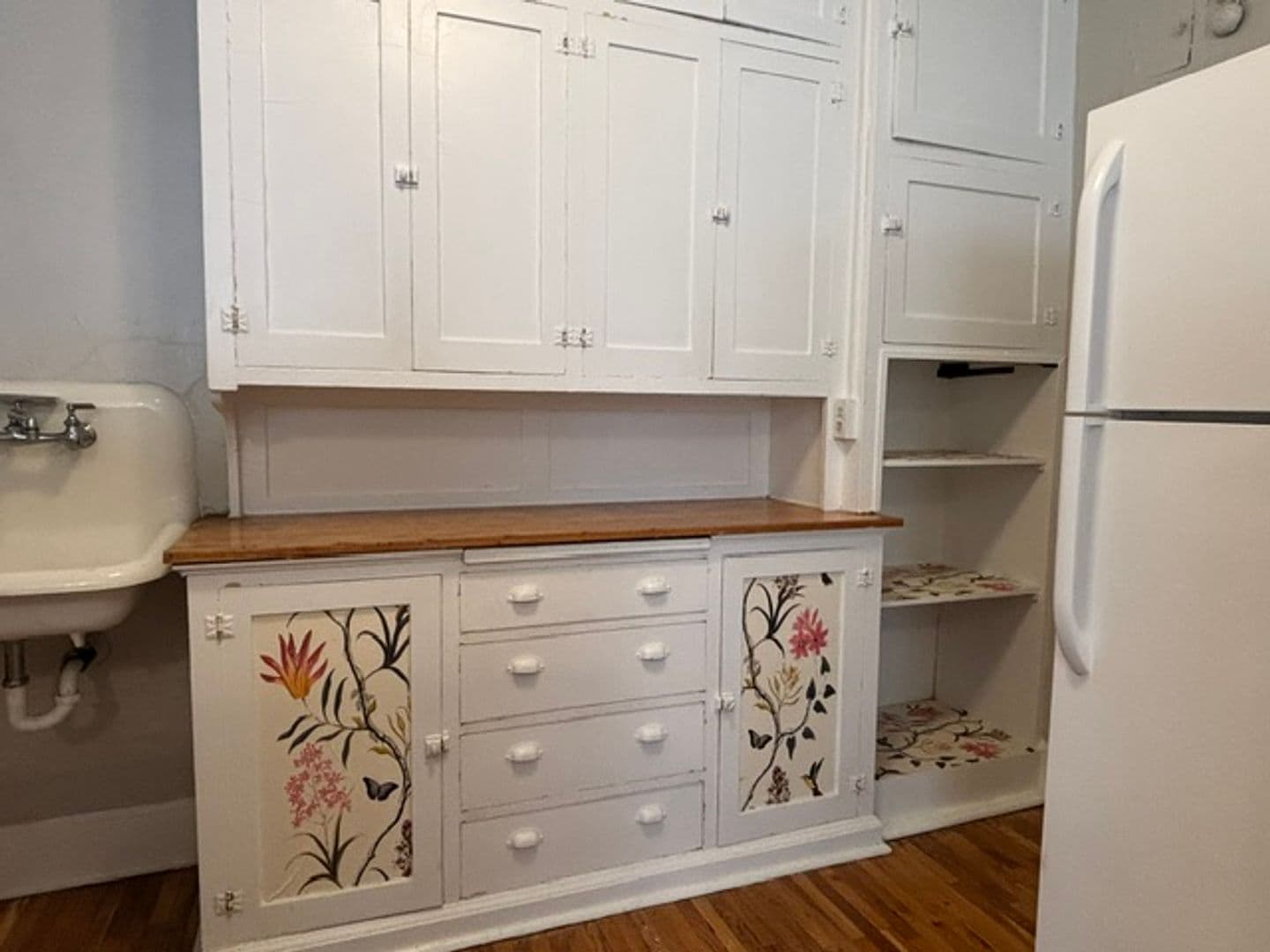 Saint Paul Apartment: 1962 Grand Ave