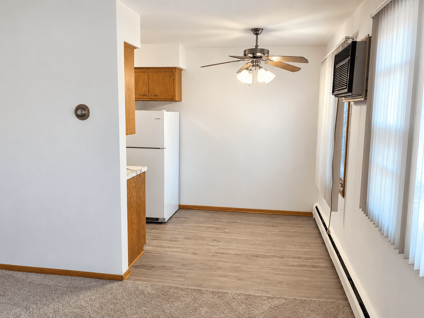 Saint Paul Apartment: 996 Van Buren Ave