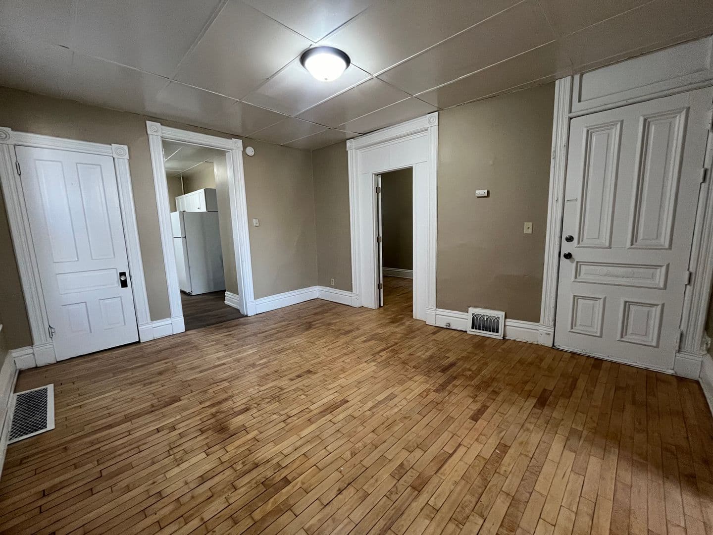 Saint Paul Apartment: 904-906 Burr St