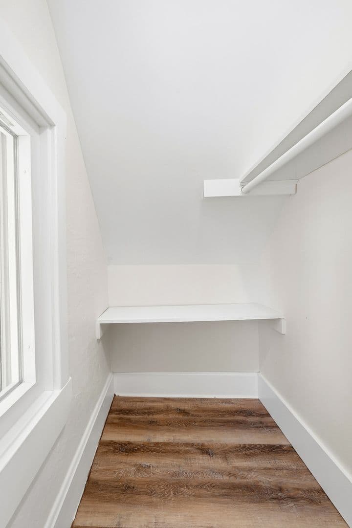 Saint Paul House: 527 Arlington Ave E