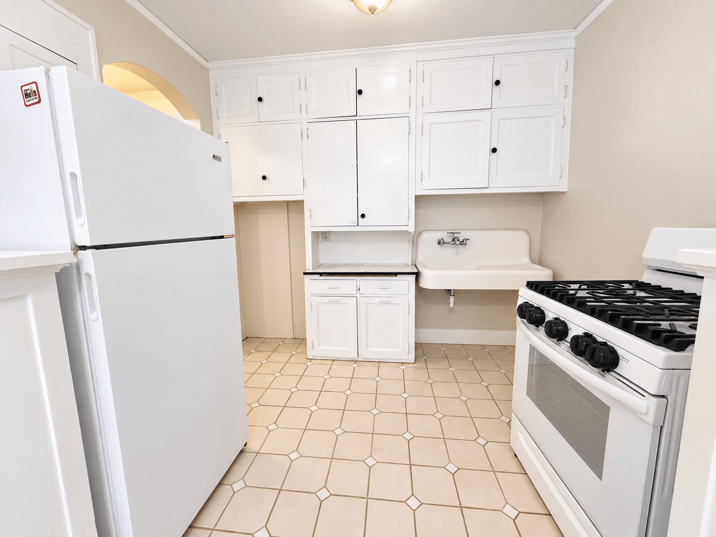Saint Paul Apartment: 935 Goodrich Ave