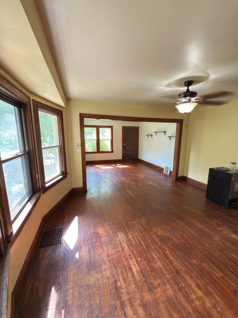 Minneapolis House: 2614 Dupont Avenue North