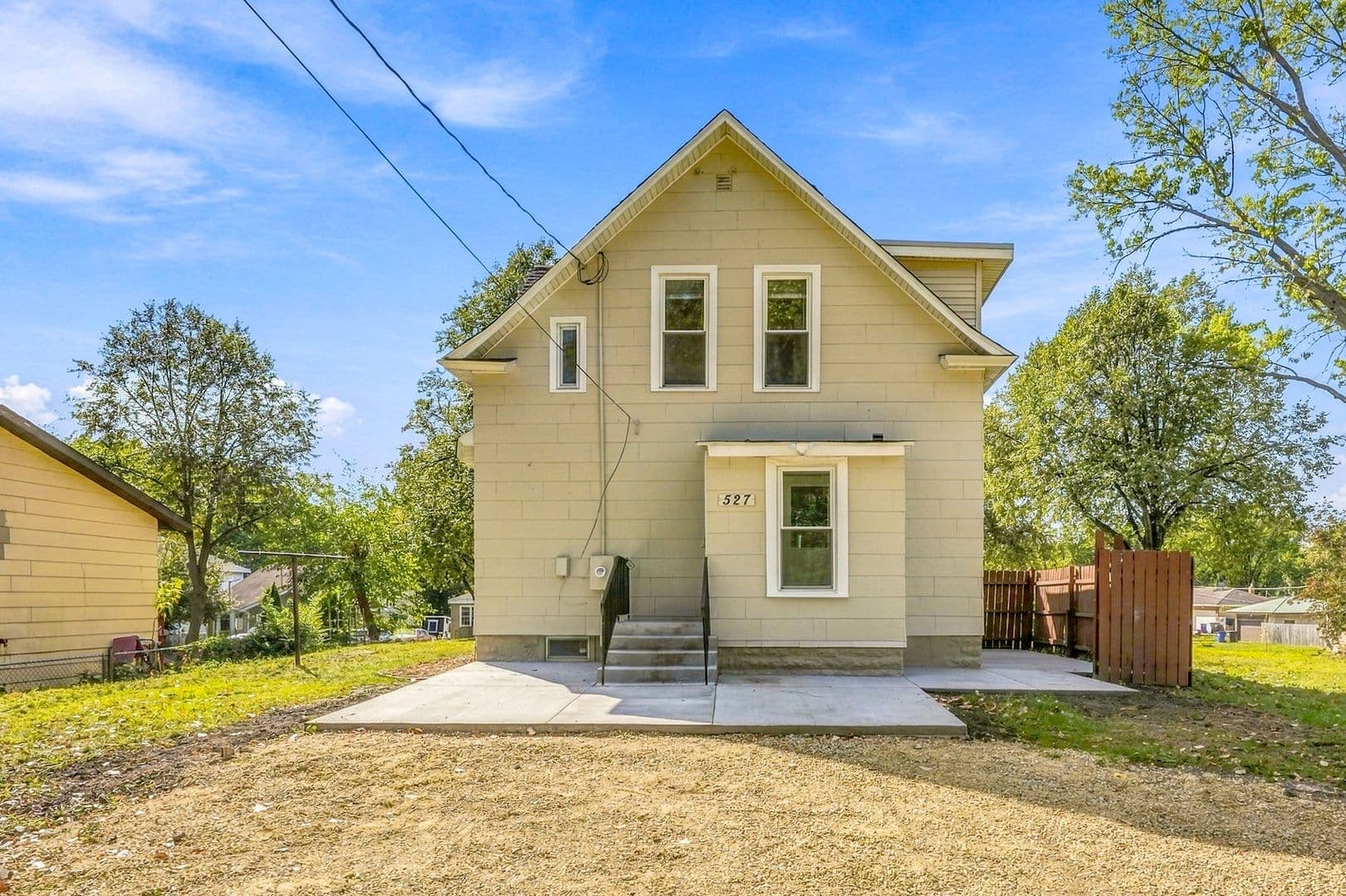 Saint Paul House: 527 Arlington Ave E