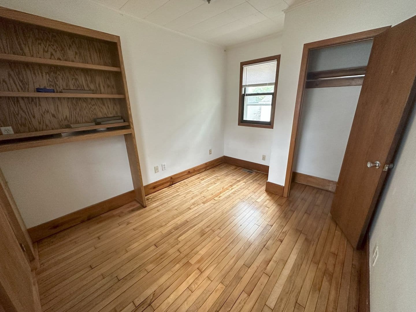 Minneapolis Apartment: 1081 13th Ave SE