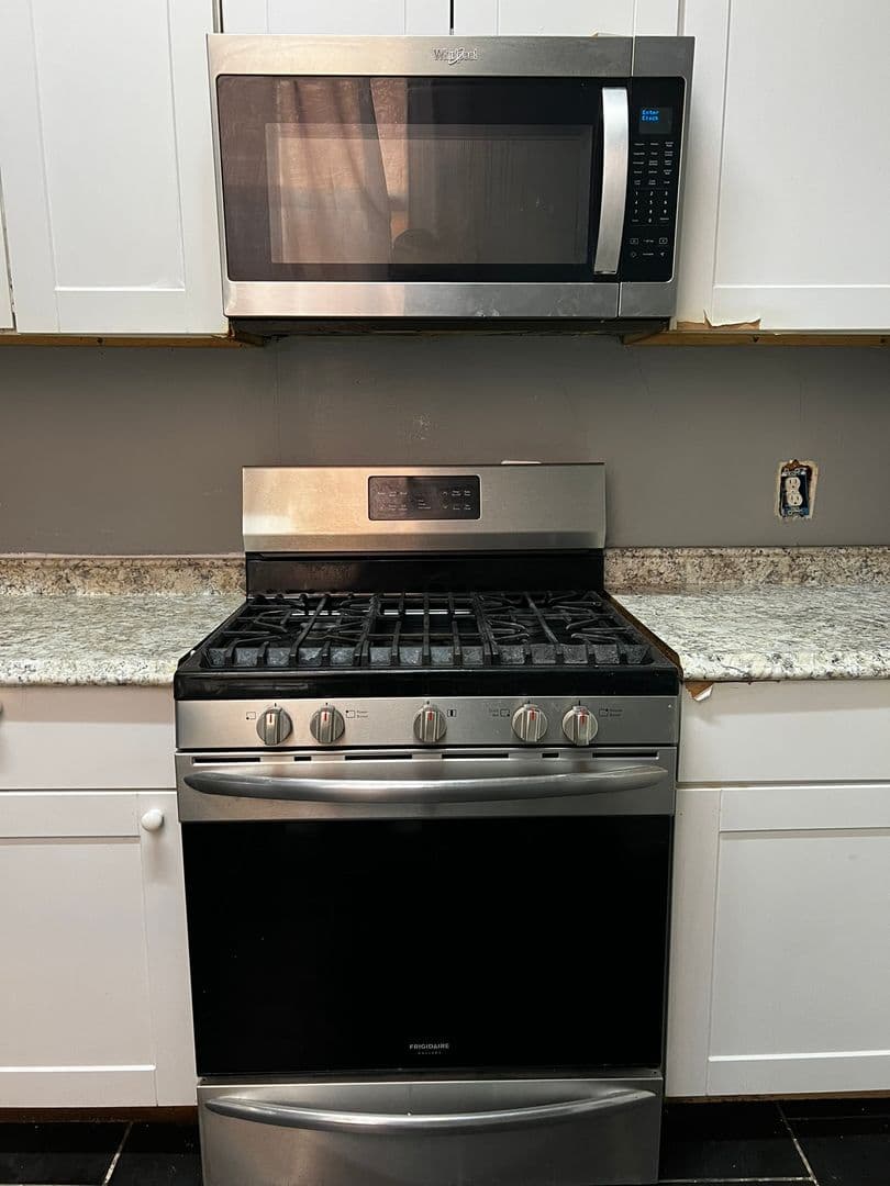 Saint Paul Apartment: 600 Grotto St N
