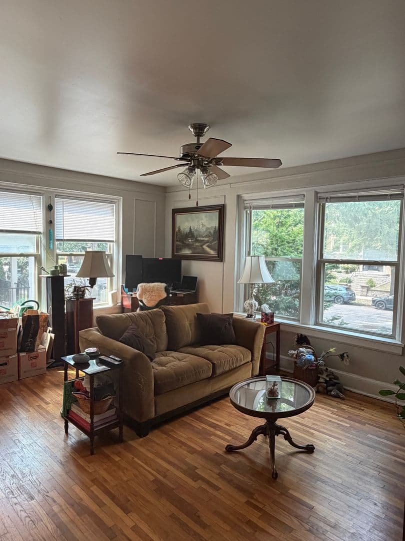 Saint Paul Apartment: 1962 Grand Ave