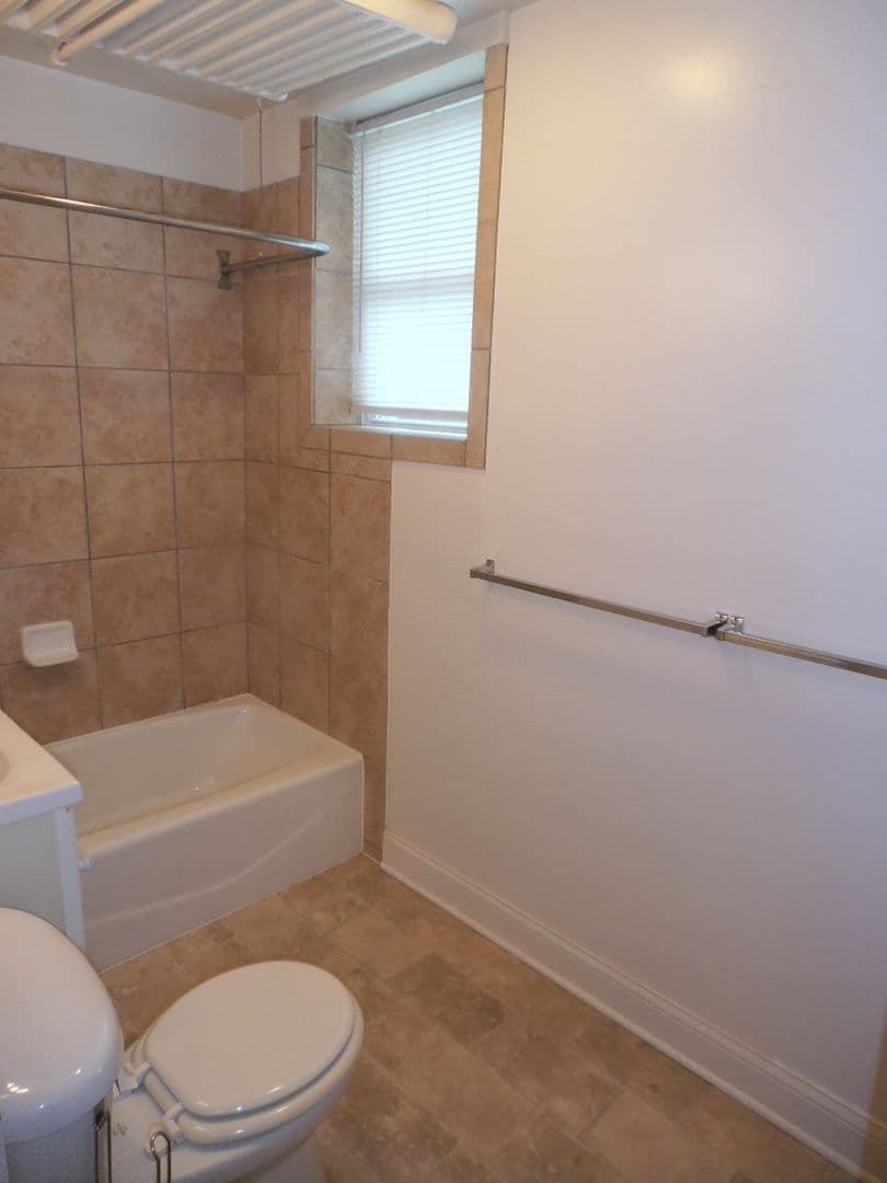 Saint Paul Apartment: 1635 Sherburne Ave