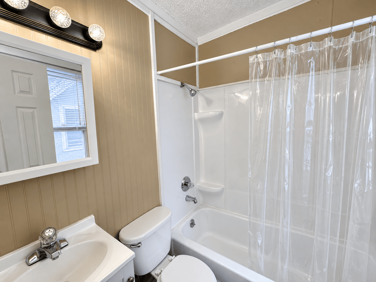 Saint Paul Apartment: 1332 Minnehaha Ave W