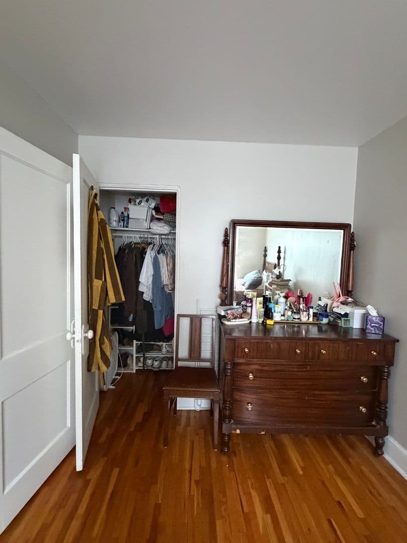 Saint Paul Apartment: 1962 Grand Ave