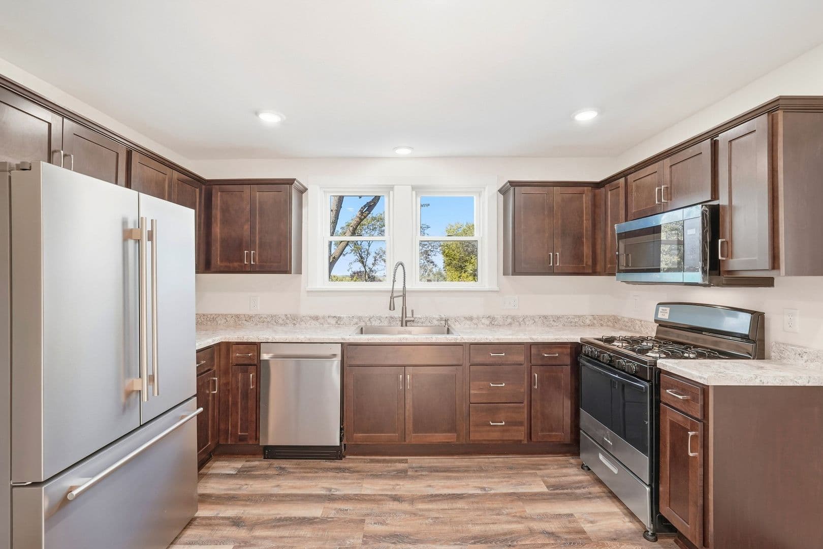 Saint Paul House: 527 Arlington Ave E